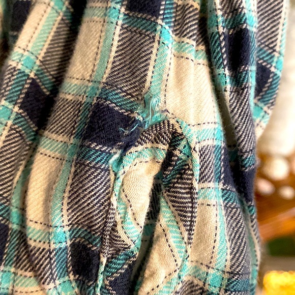 Hollister Blue Plaid Button Up Shirt - Picture 4 of 10